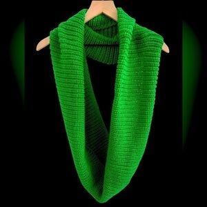 Calia infinity emerald green knit scarf.